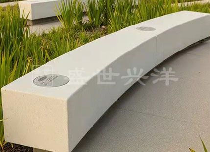 你知道选择什么材质的树池坐凳比较好吗？